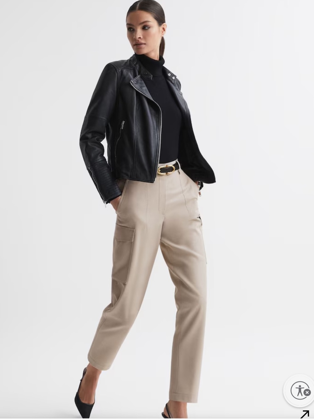 REISS Violet Wool blend
Mid Rise Cargo Trousers in Neutral